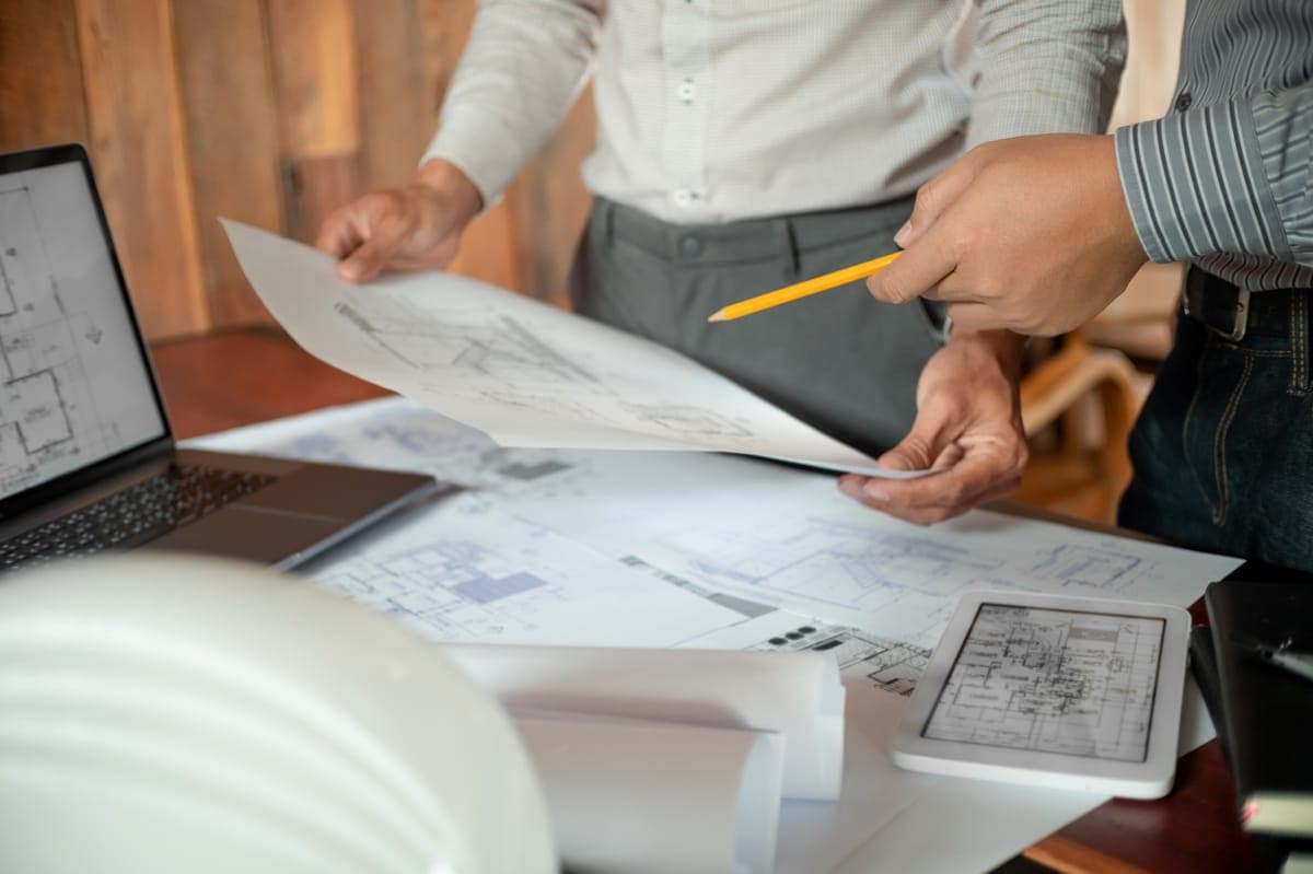 Conseil — étude des plans et du besoin